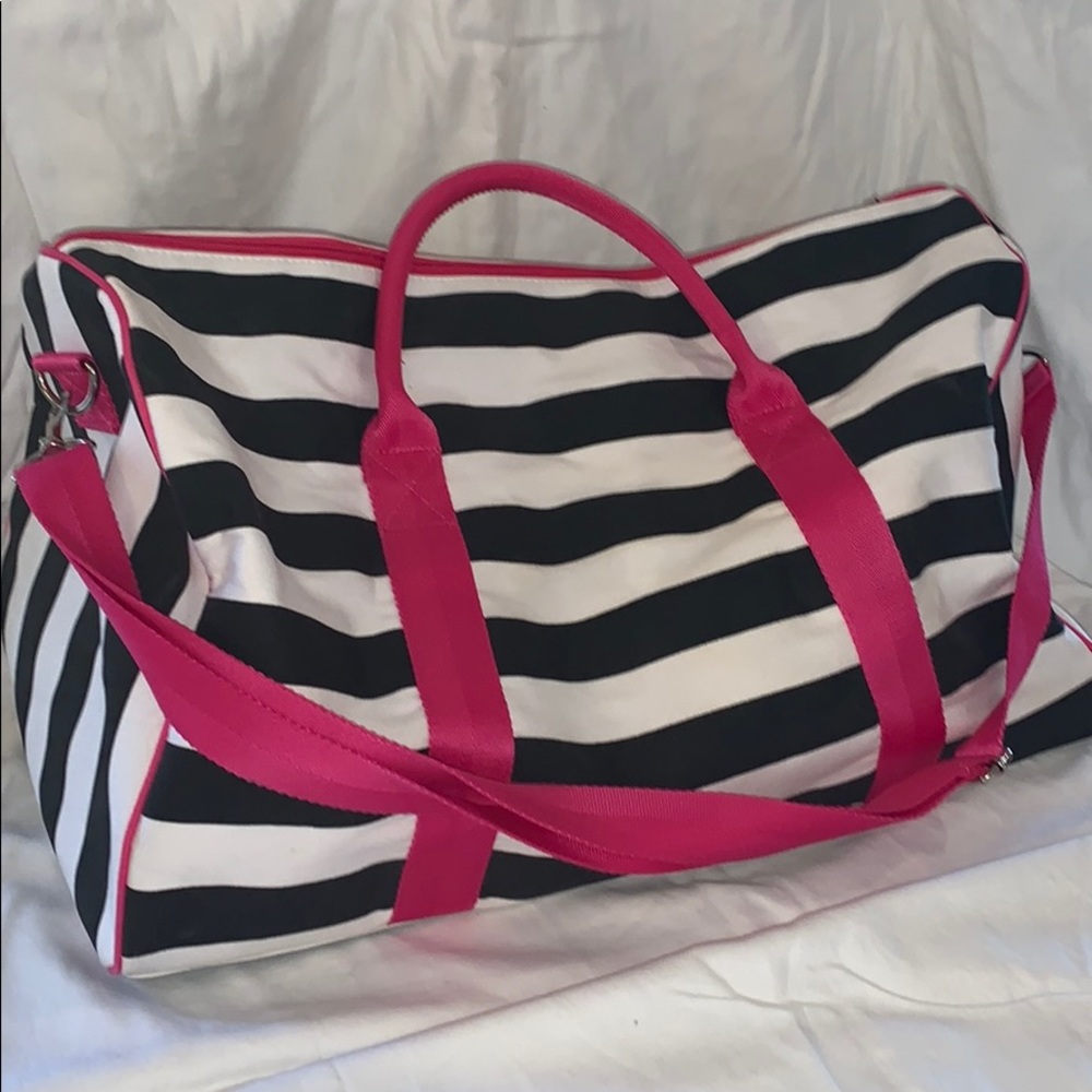 Victoria’s Secret duffle bag - Picture 2 of 3